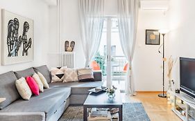 Koukaki Apartment With A Sunny Balcony, Near The Acropolis